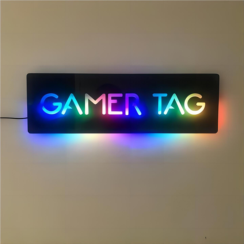 Namofactur Lampe Led Gamer Gaming USB Murale En Bois Gravé avec changement  de couleur - Veilleuse Déco Avec Prénom Personnalisé Pour Garçons Et Filles  - Idée De Cadeau Pour Anniversaires : 